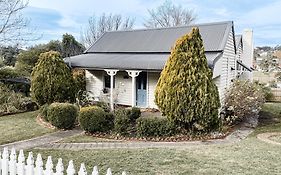 Marigold Cottage Charming 1870S Central Daylesford Cottage